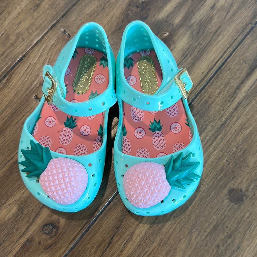 Mini Melissa Size 5 Pineapple